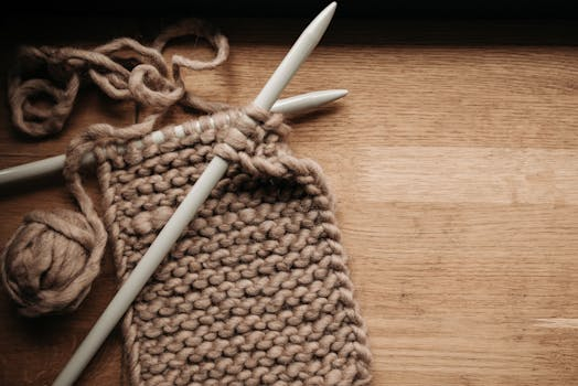 Understanding the Difference Between Knit and Woven Fabrics